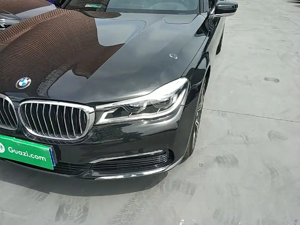 BMW 7 Series 2017 — фото 24