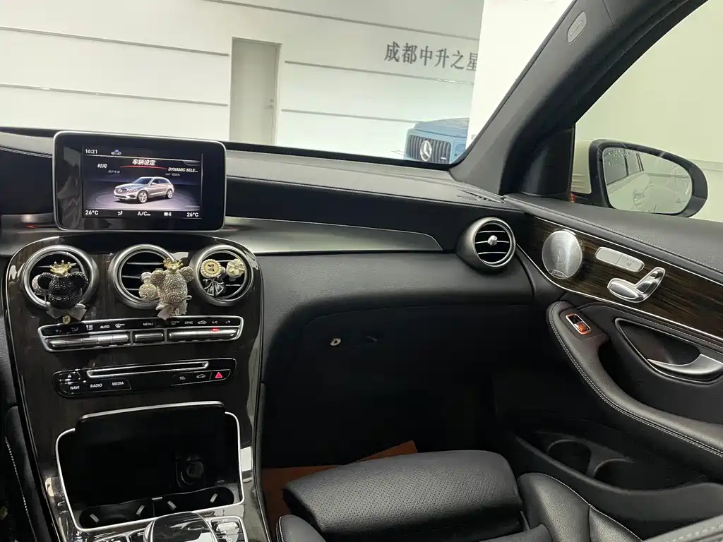 Mercedes-Benz GLC 2019 — фото 12