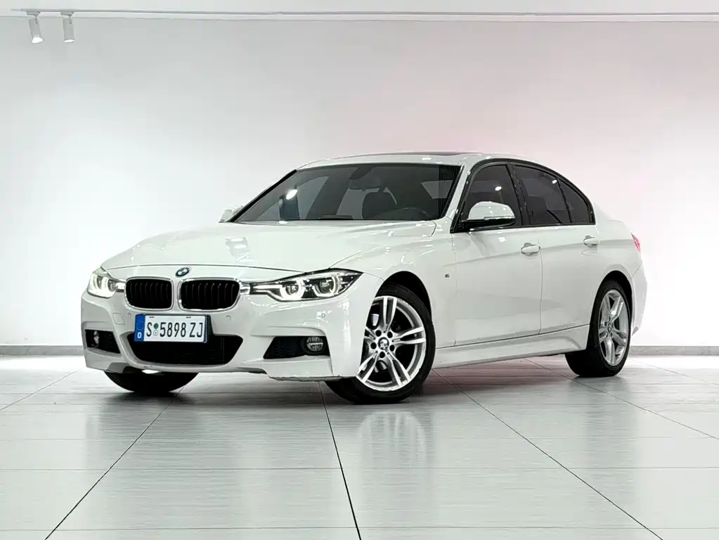 BMW 3 Series 2018 — фото 1