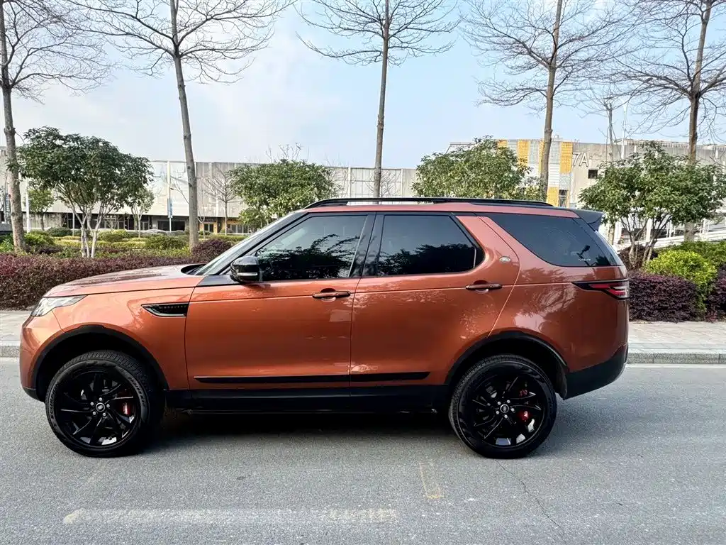 Land Rover Discovery 2017 — фото 8