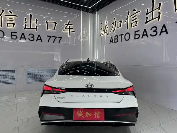 Hyundai Elantra 2024