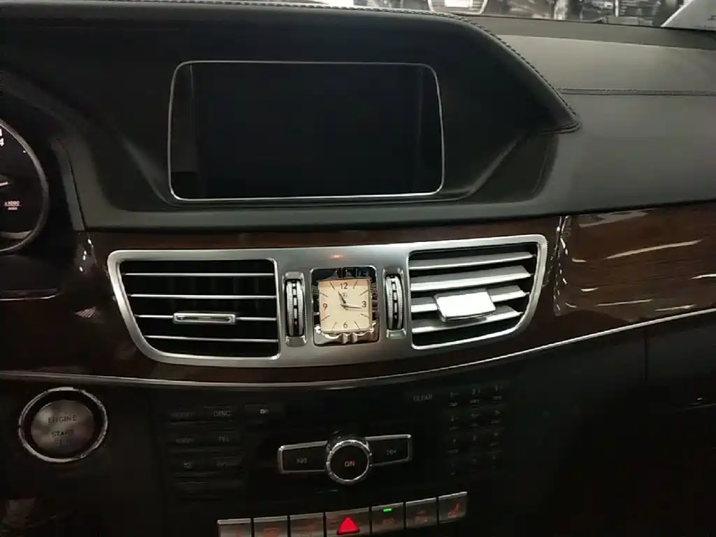 Mercedes-Benz E-Class 2015 — фото 13