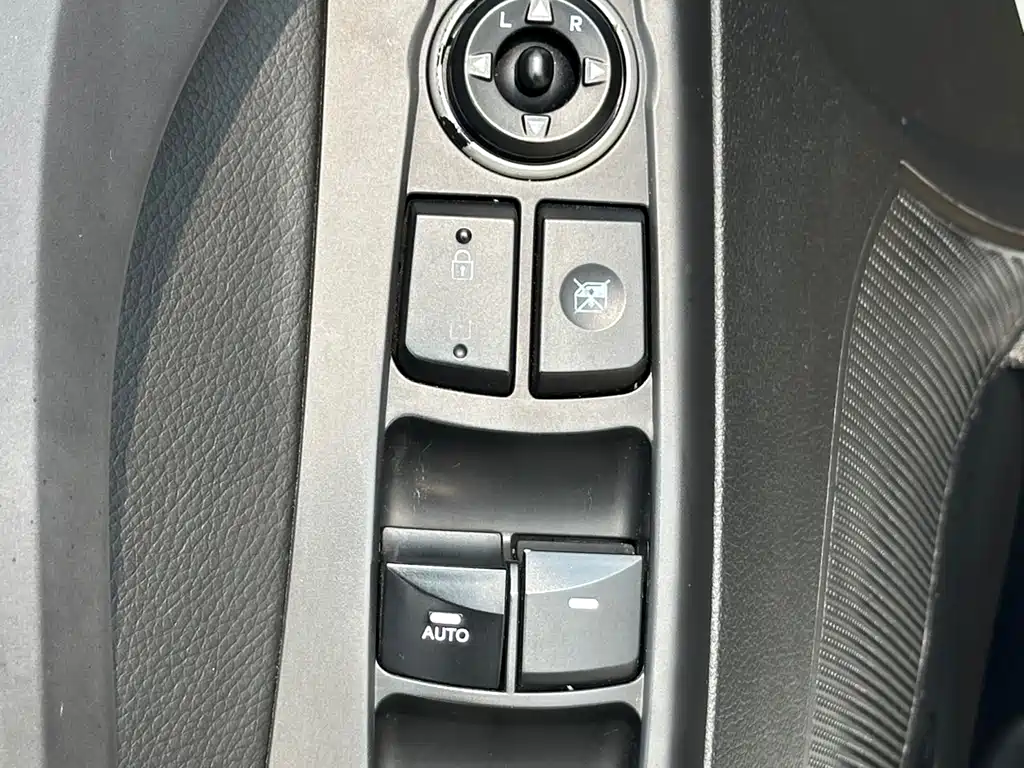 Hyundai Elantra Langdong 2016 — фото 12