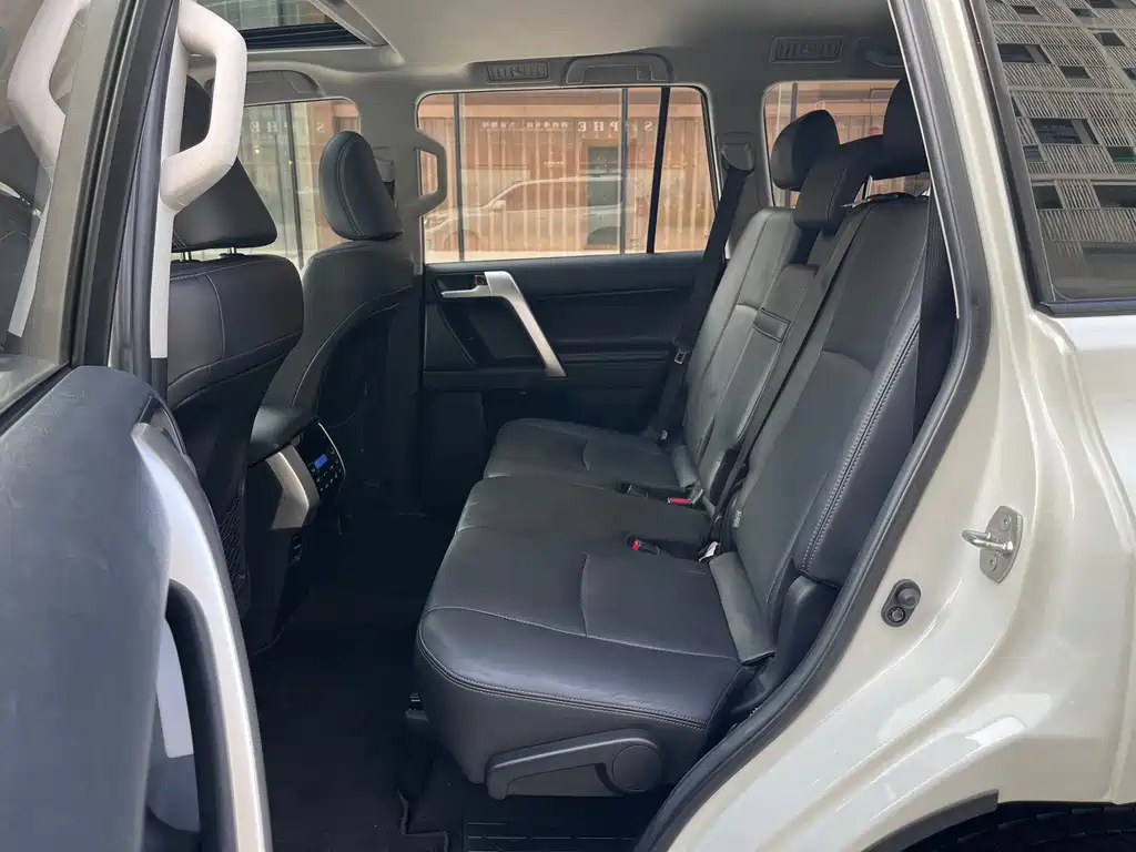 Toyota Prado 2018 — фото 9