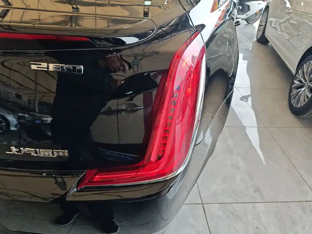 Cadillac XTS 2018 — фото 24