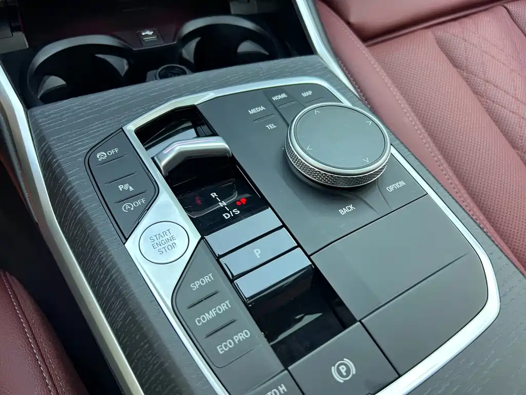BMW 3 Series 2025 — фото 13
