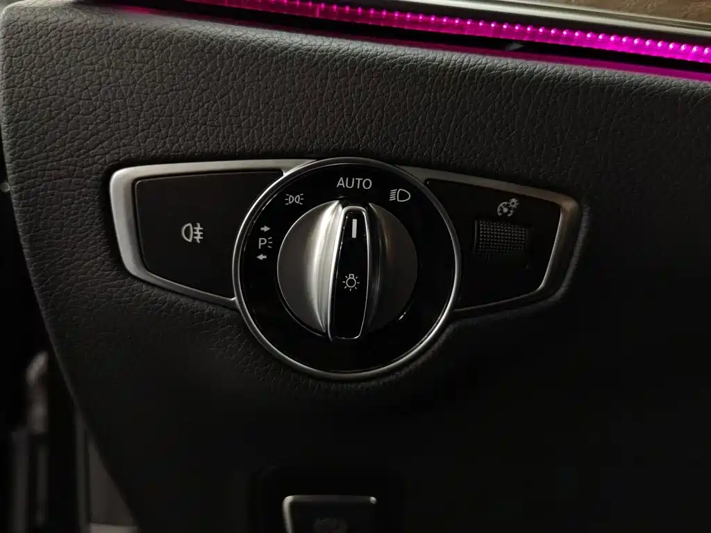 Mercedes-Benz E-Class 2018 — фото 21