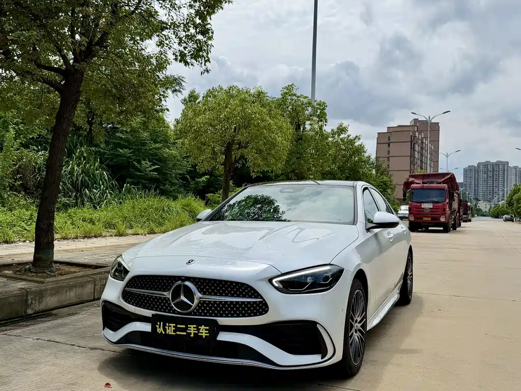 Mercedes-Benz C-Class 2024