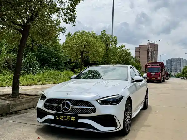 Mercedes-Benz C-Class 2024