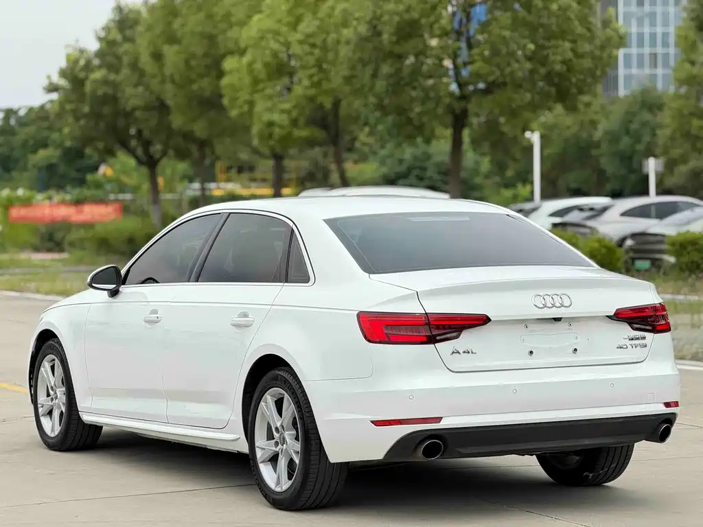 Audi A4L 2017