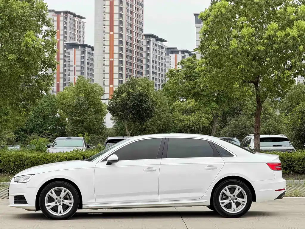 Audi A4L 2017