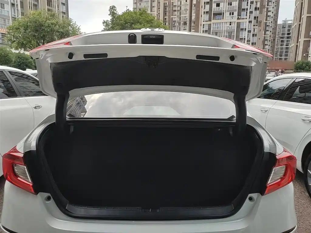 Honda Accord 2019 — фото 19