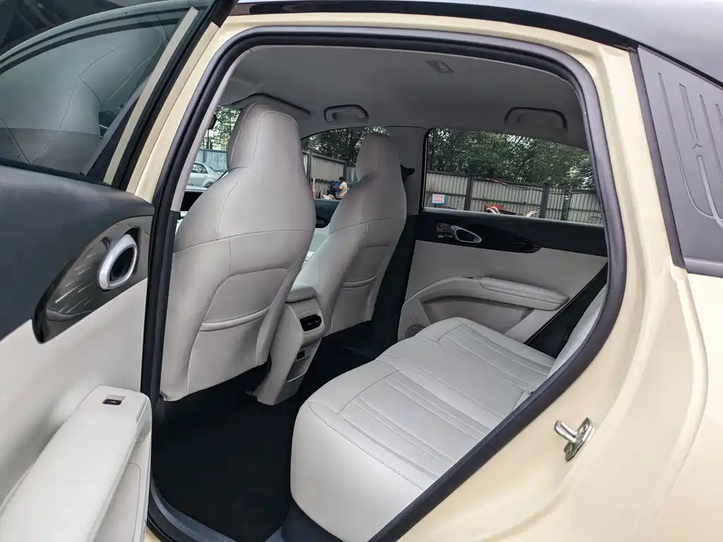 Geely Galaxy Starwish 2025 — фото 8