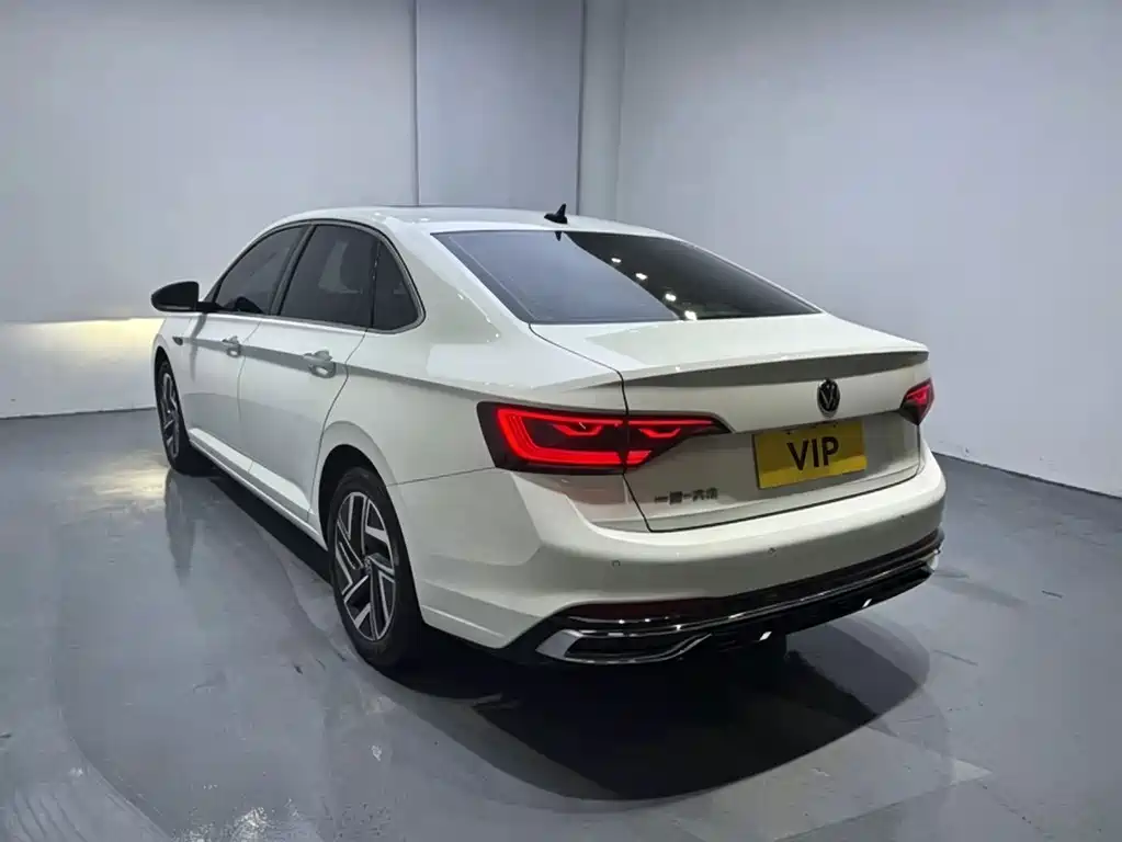 Volkswagen Sagitar 2022