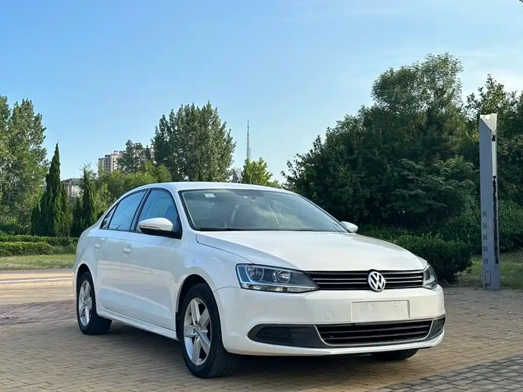 Volkswagen Sagitar 2013