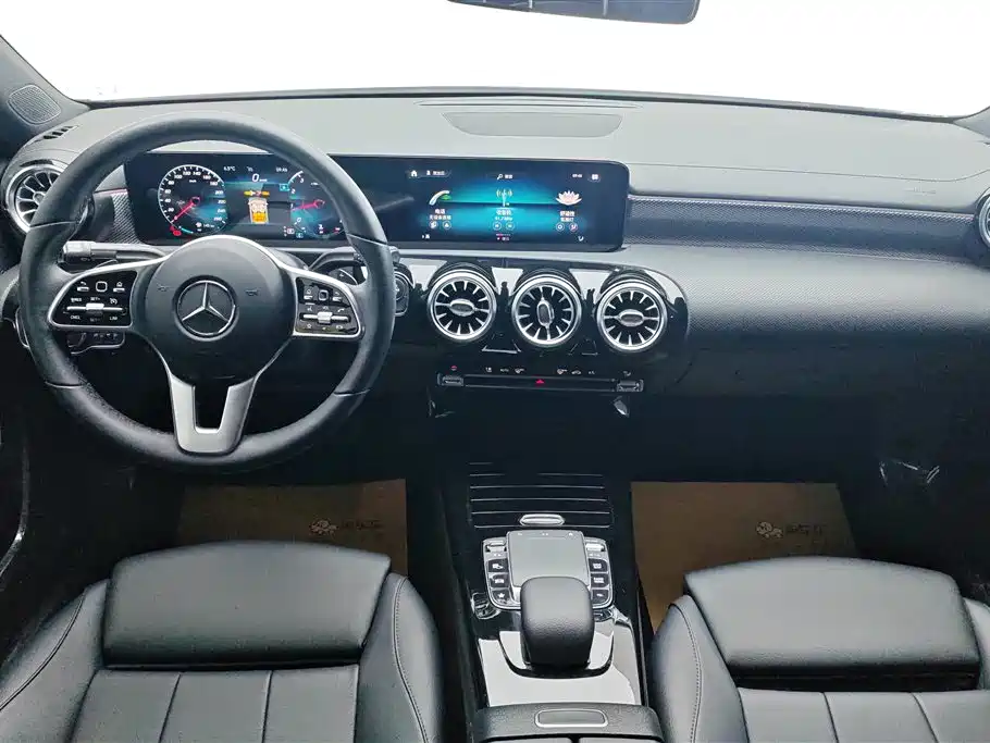 Mercedes-Benz A-Class 2021 — фото 12