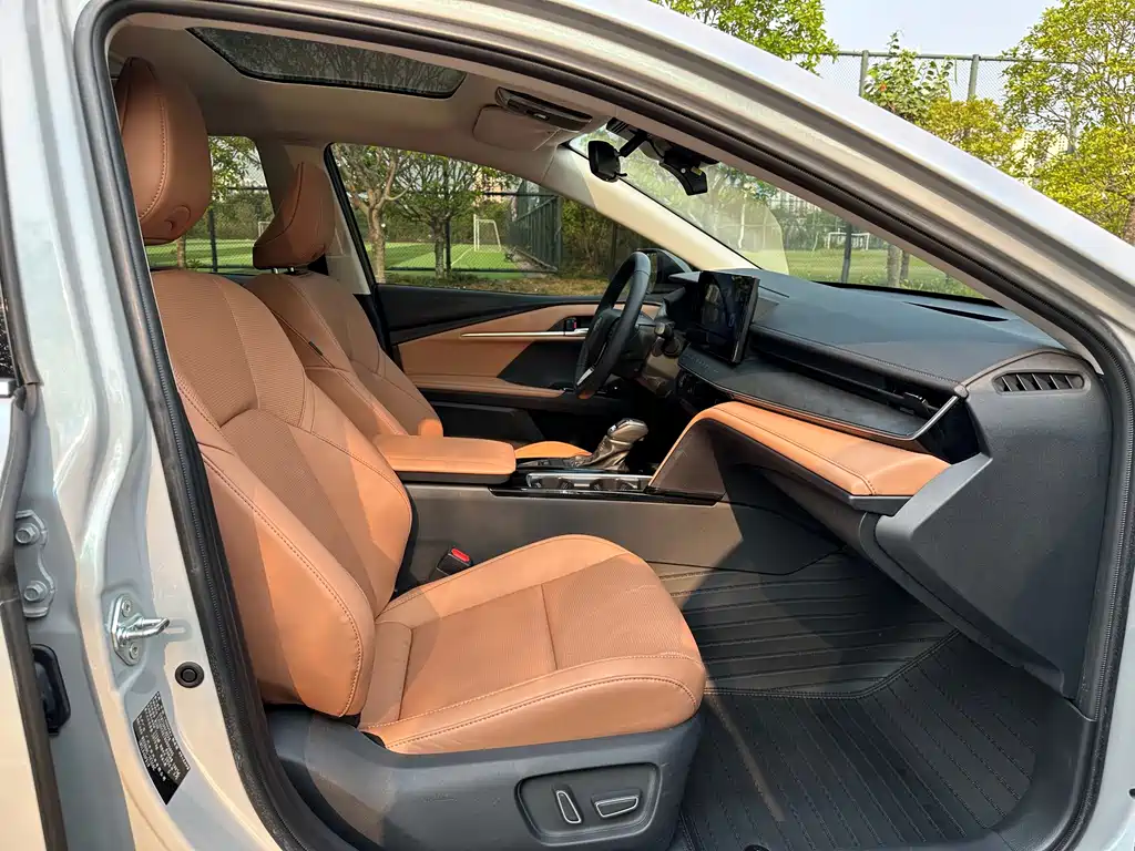 Toyota Camry 2024 — фото 12