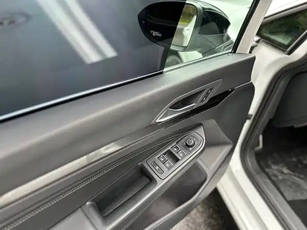 Volkswagen Golf 2024