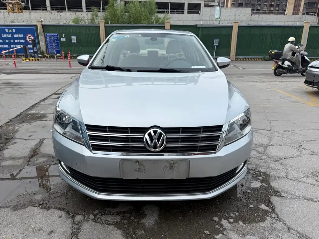 Volkswagen Lavida 2013