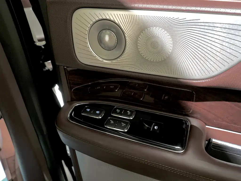 Lincoln Navigator 2020 — фото 16