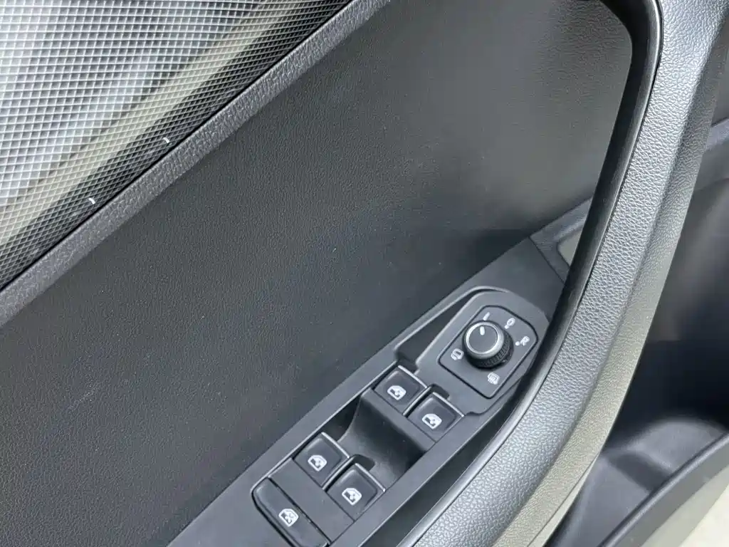 Skoda Karoq 2023 — фото 24