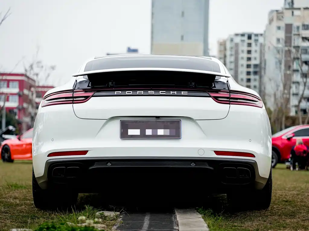 Porsche Panamera 2017 — фото 8
