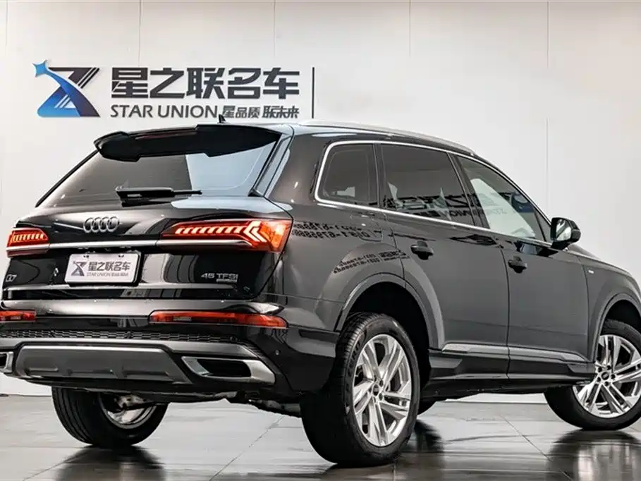 Audi Q7 2024 — фото 7