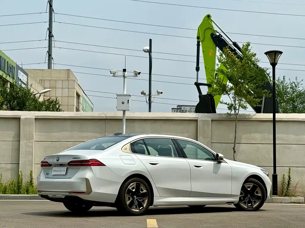 BMW i5 2024 — фото 13
