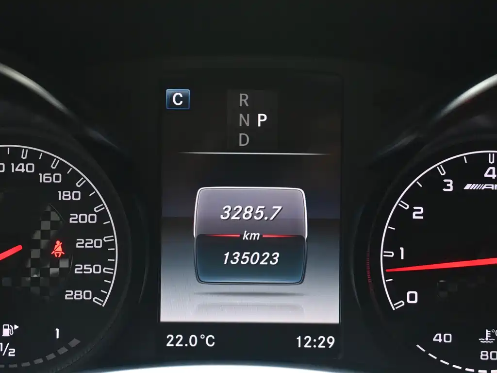 Mercedes-Benz GLC AMG 2018 — фото 11