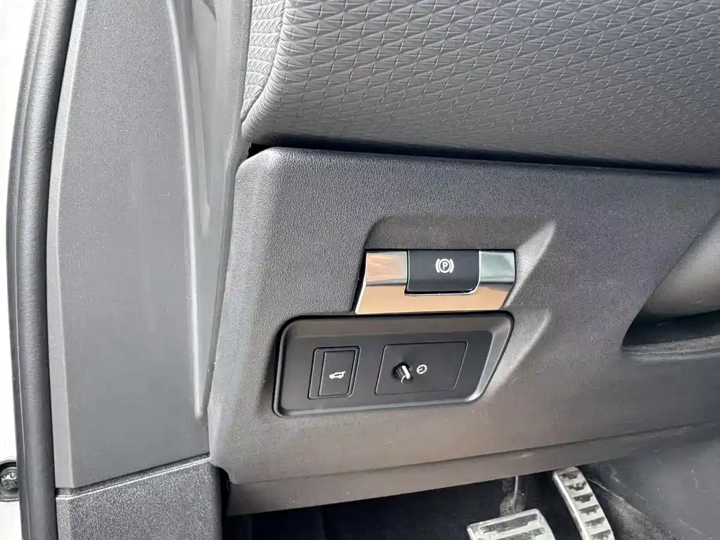 Land Rover Evoque 2021 — фото 19