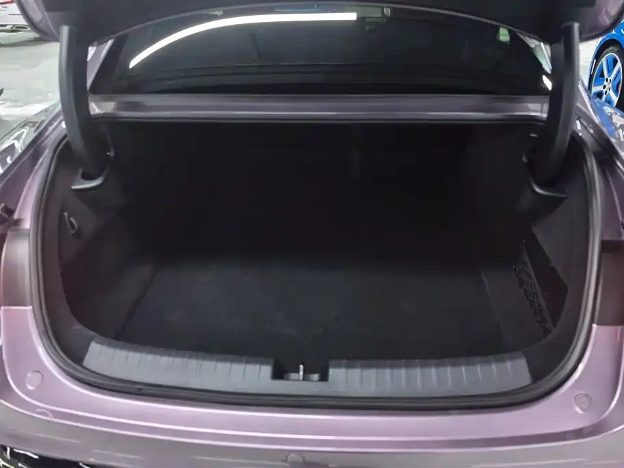 Xiaomi SU7 2024