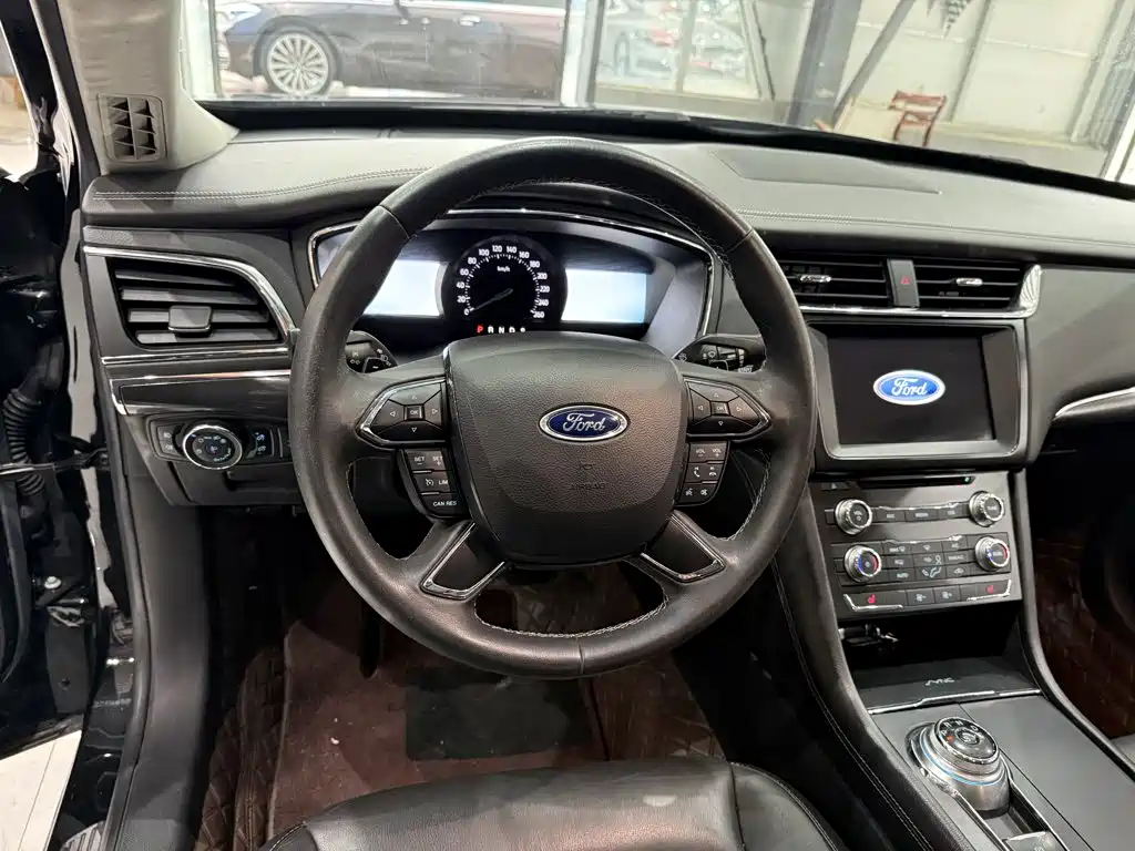 Ford Taurus 2016 — фото 10