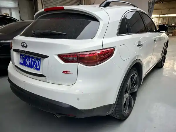 Infiniti QX70 2016