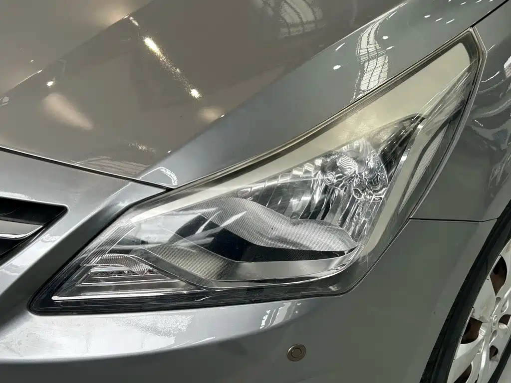 Hyundai Verna 2015 — фото 15