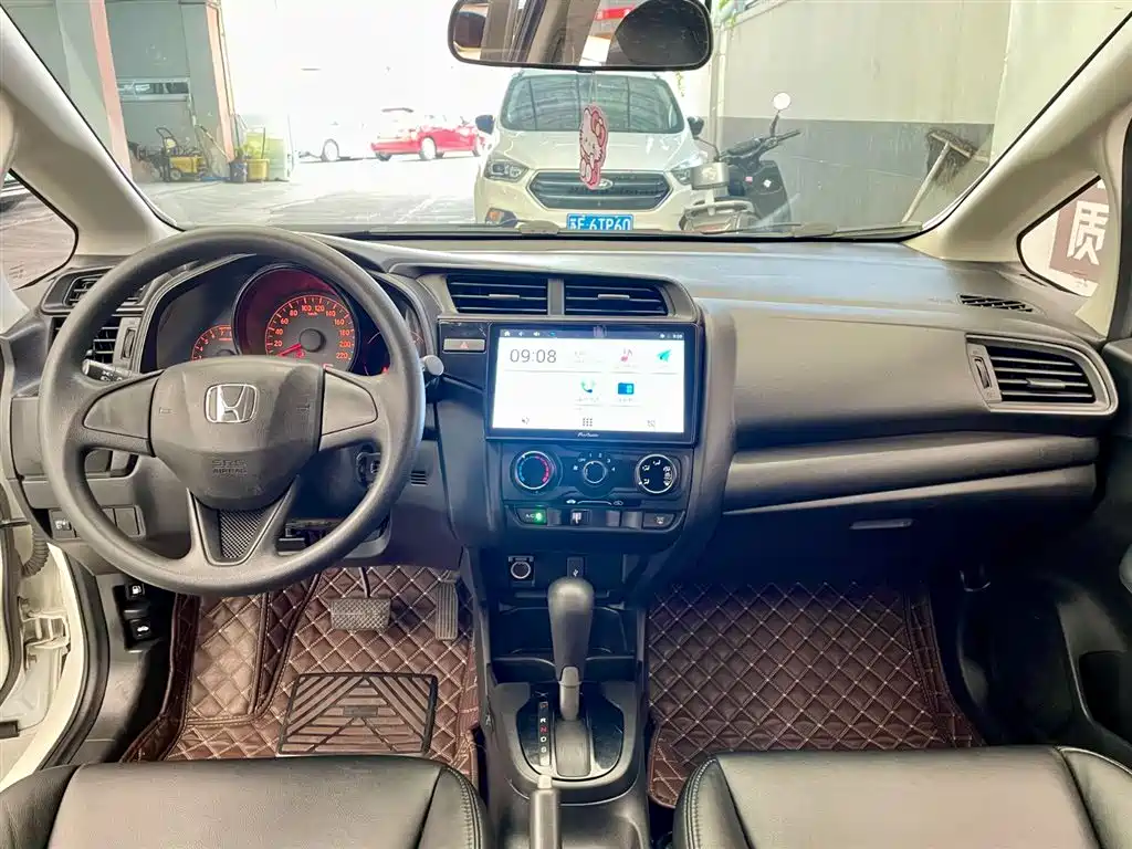 Honda Fit 2018 — фото 8