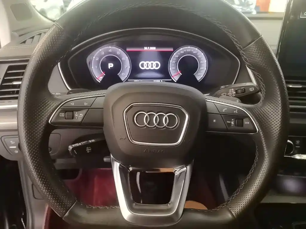 Audi Q5L 2023 — фото 11