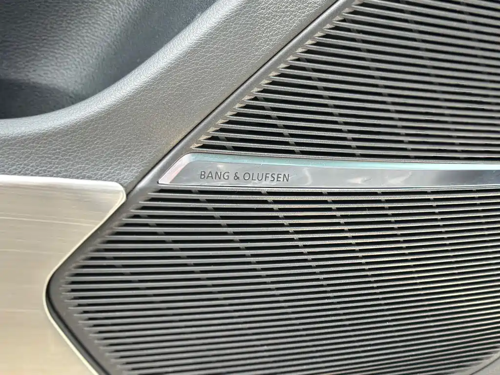 Audi Q8 2021 — фото 16