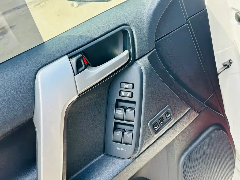 Toyota Prado 2019 — фото 10