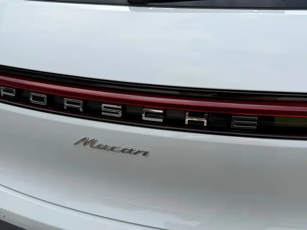 Porsche Macan 2022 — фото 16