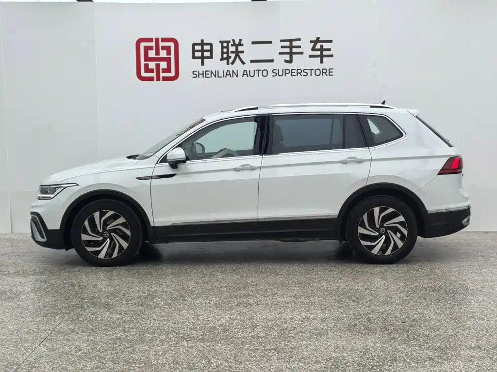Volkswagen Tiguan L 2023 — фото 3
