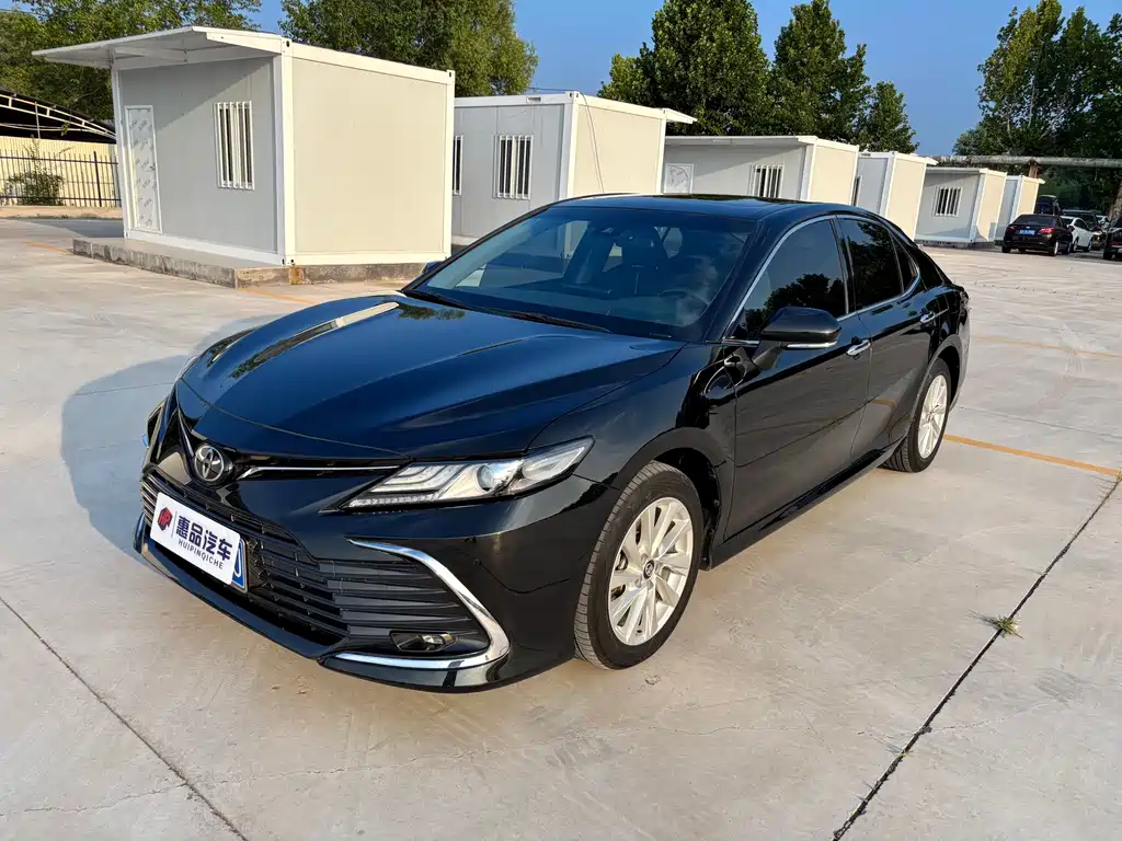 Toyota Camry 2021 — фото 1