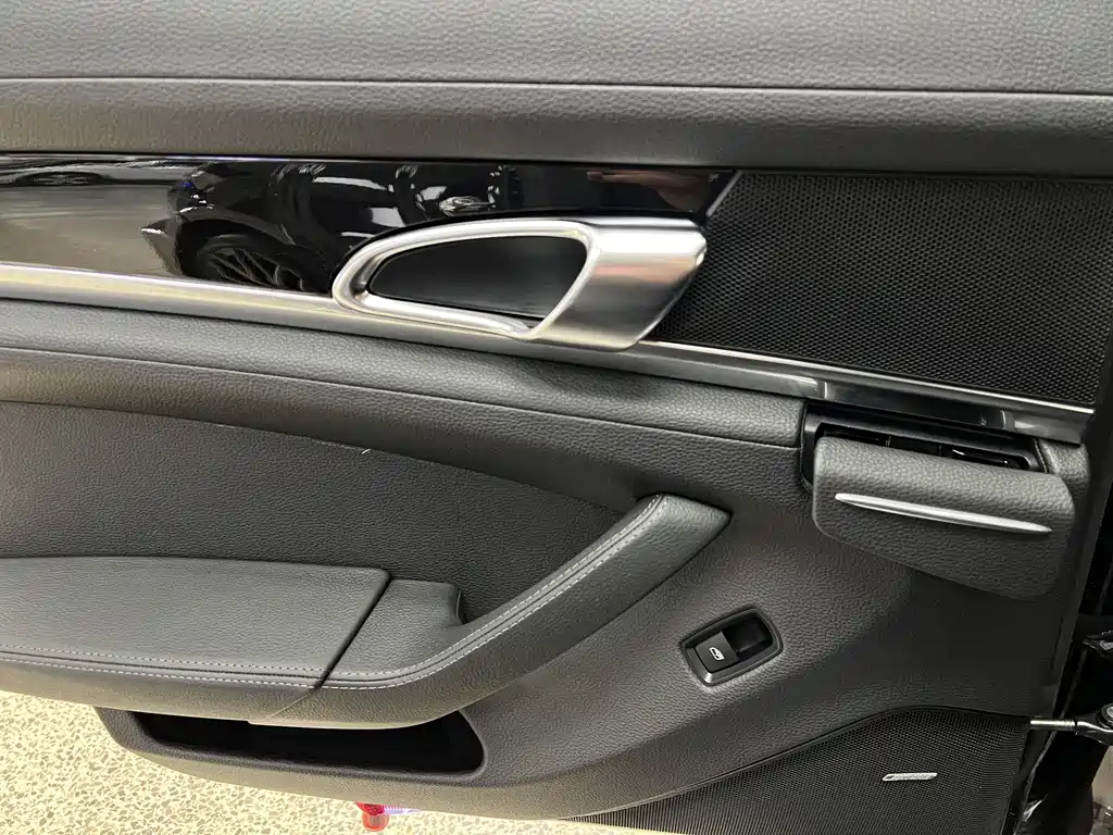 Porsche Panamera 2014 — фото 31