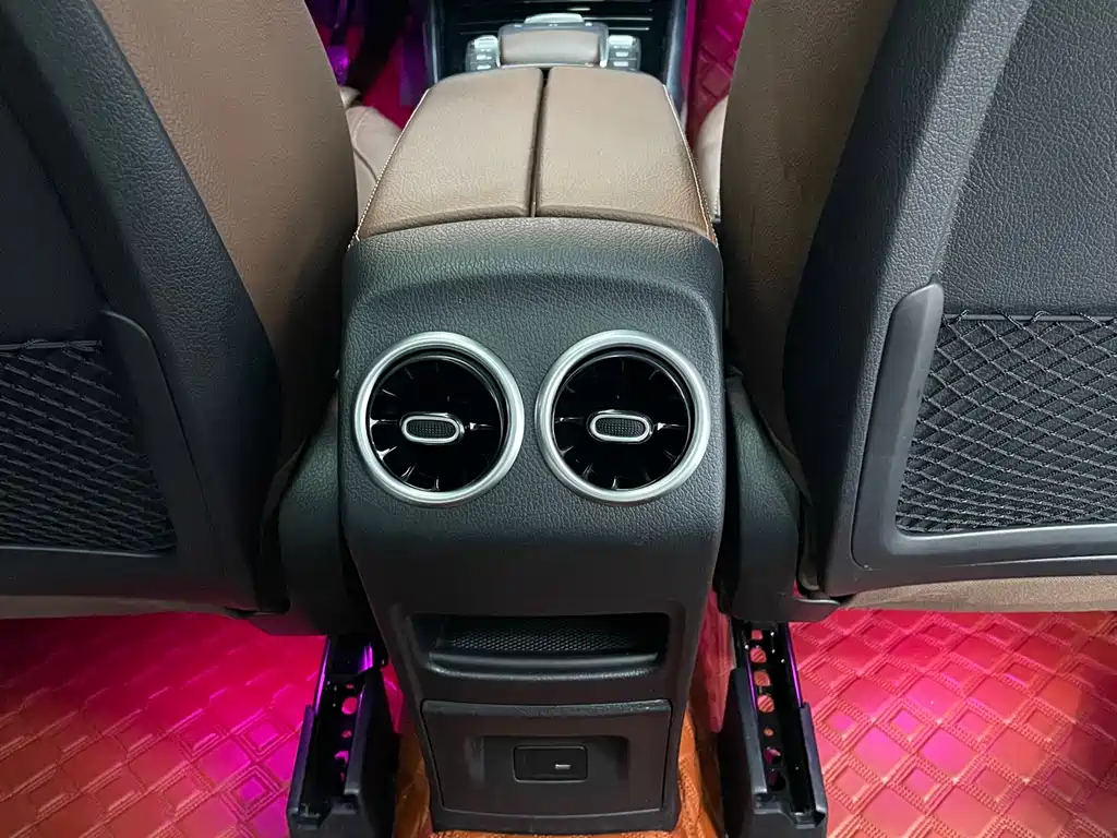 Mercedes-Benz GLB 2023 — фото 17