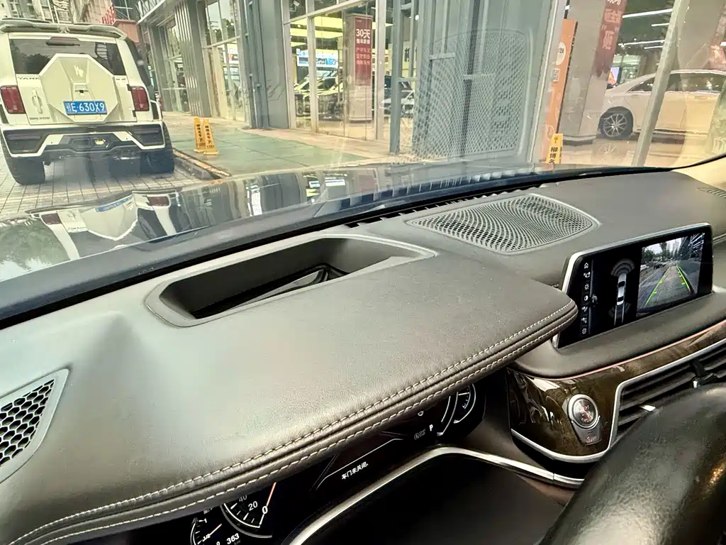 BMW 7 Series 2017 — фото 10