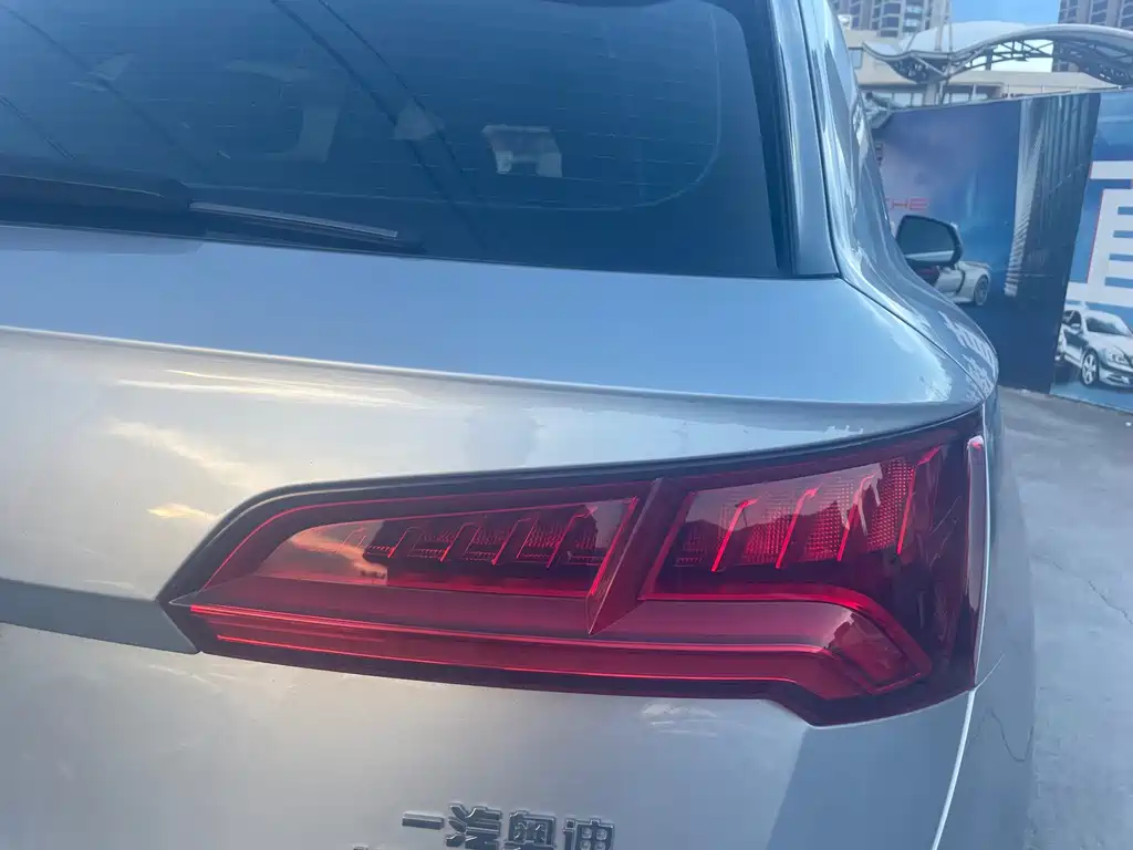 Audi Q5L 2020 — фото 10