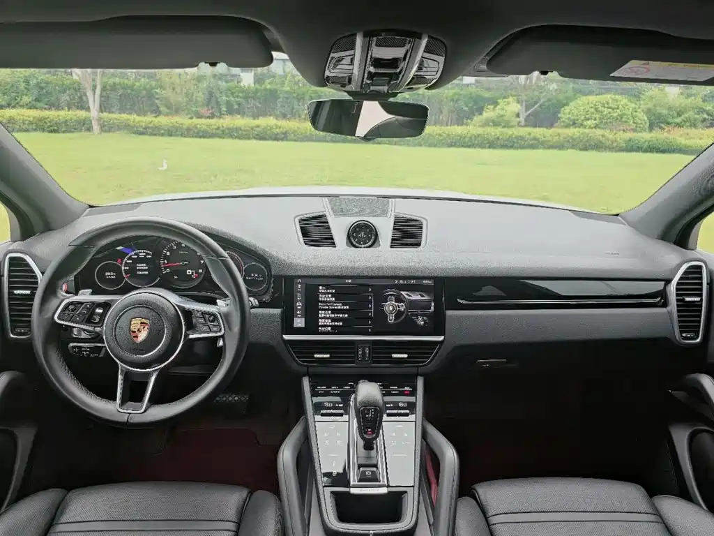 Porsche Cayenne 2019 — фото 10