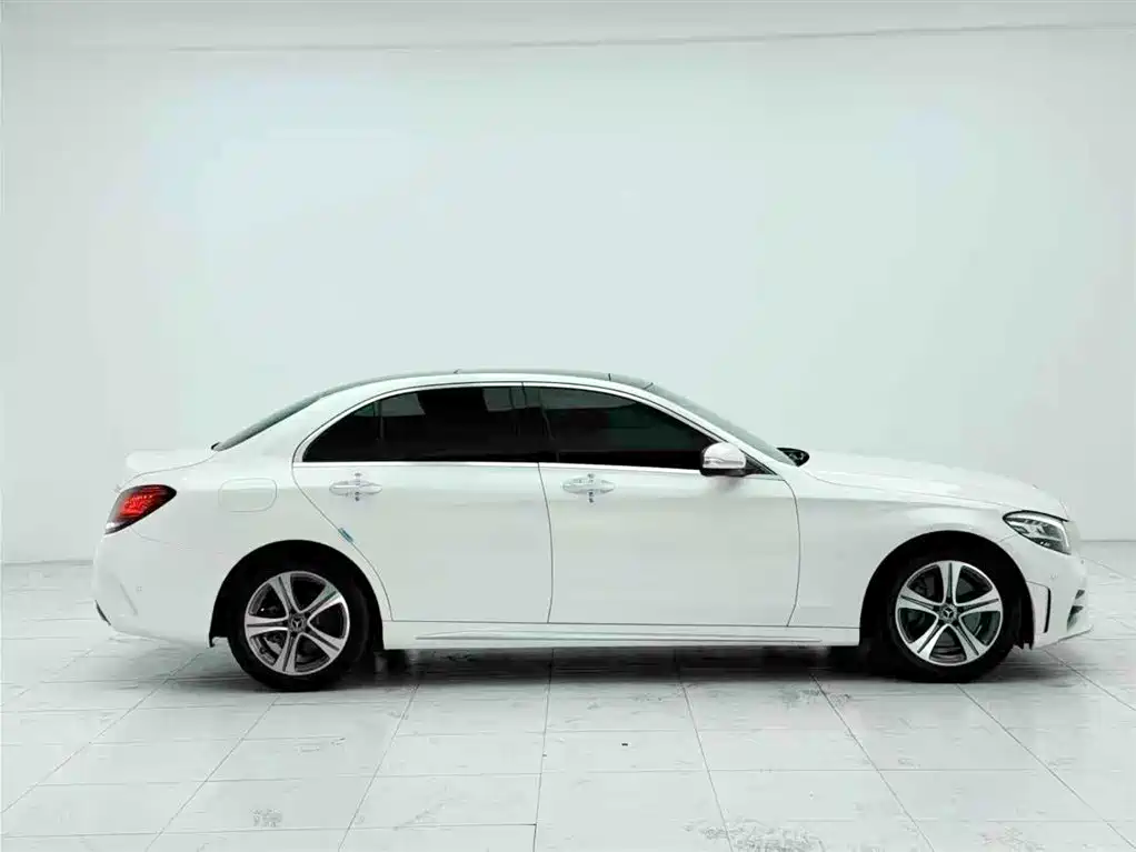 Mercedes-Benz C-Class 2019 — фото 10