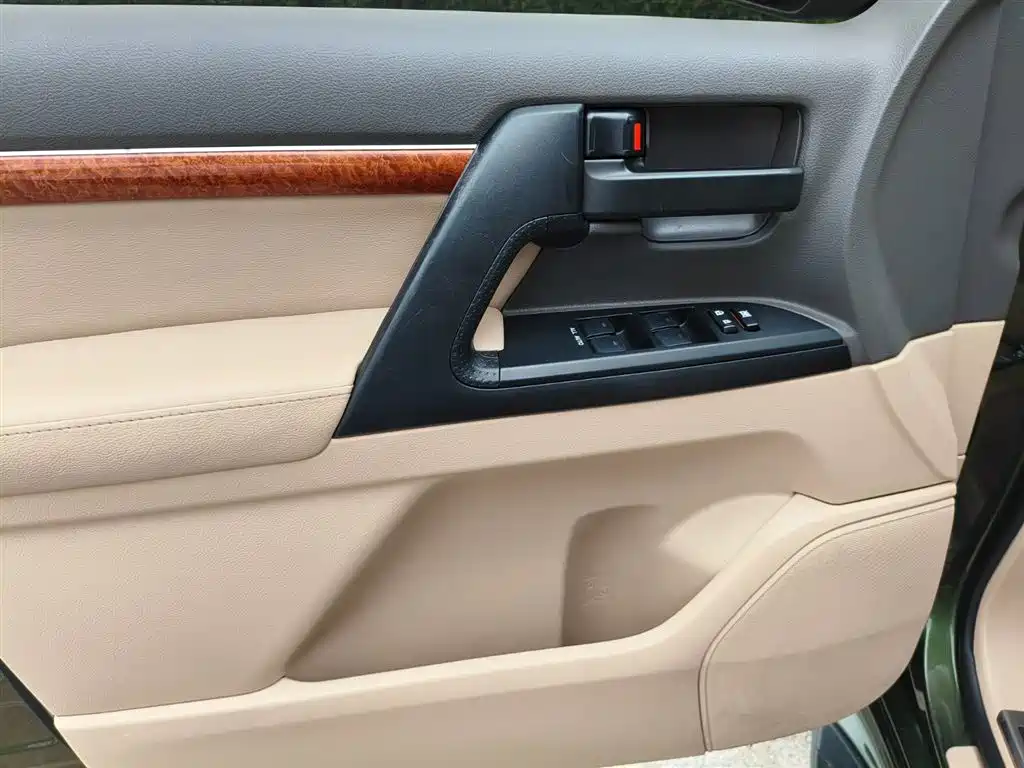 Toyota Land Cruiser 2015 — фото 7
