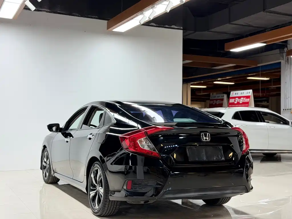 Honda Civic 2017 — фото 6