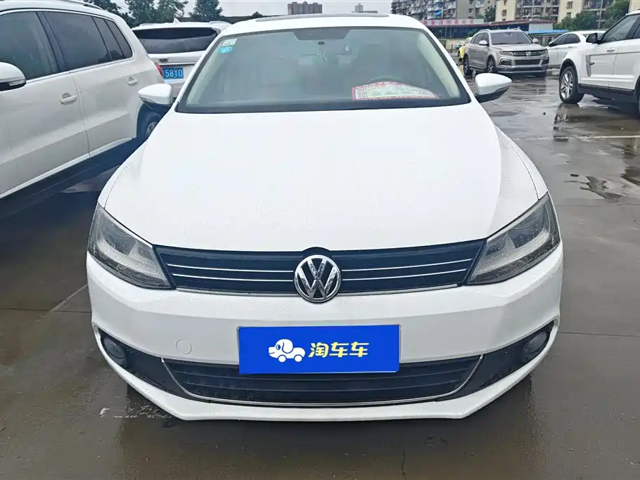 Volkswagen Sagitar 2013